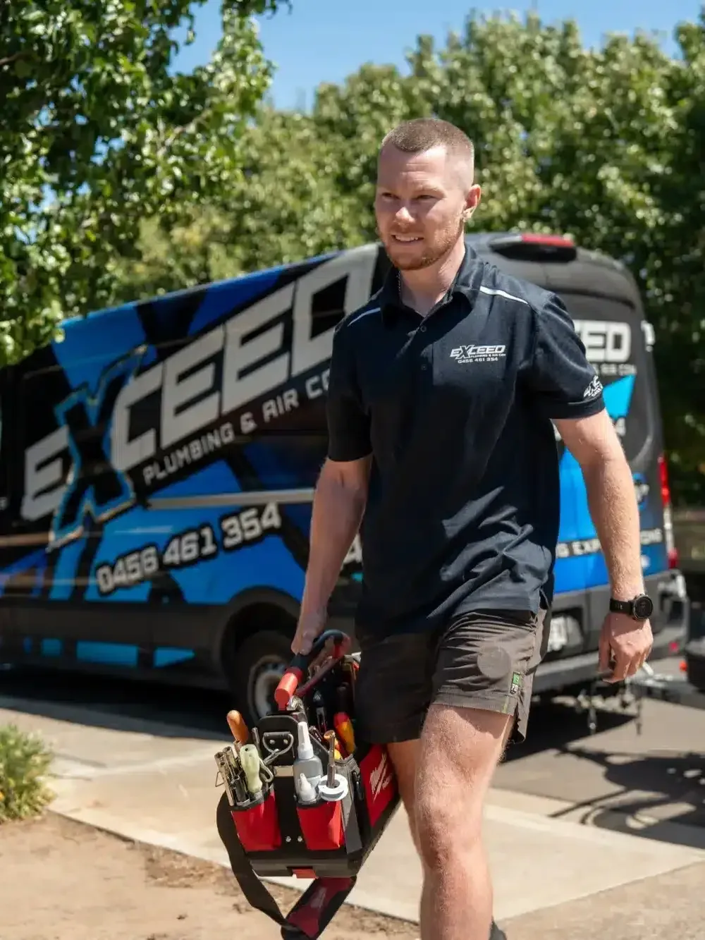 Local plumber arriving at a Flagstaff Hill home